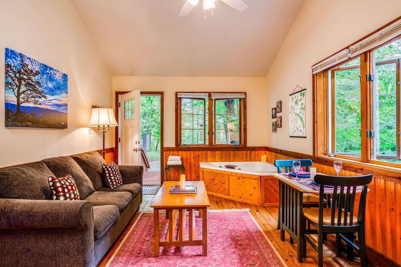 Love Ridge Mountain Lodging Lyndhurst Exterior foto