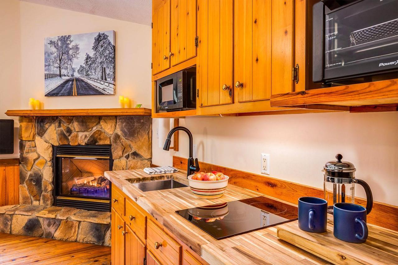 Love Ridge Mountain Lodging Lyndhurst Exterior foto